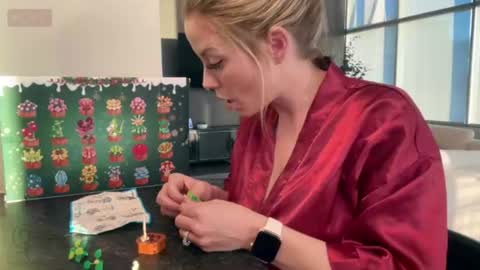 MyCookieJar online show from 4, 12, 2025