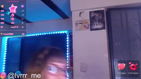 Nicoll Independent model Please help me to reach 100 thumbs up online show from 4, 12, 2024