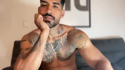 Snapshot of myke_esthetic chatting on 3, 1, 2025 Myke esthetic online show from 3, 1, 2025