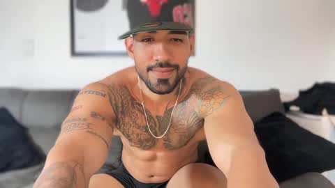 Snapshot of myke_esthetic chatting on 22, 2, 2025 Myke esthetic online show from 22, 2, 2025