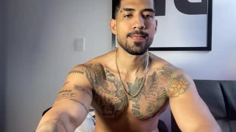 Snapshot of myke_esthetic chatting on 8, 10, 2025 Myke esthetic online show from 8, 10, 2025