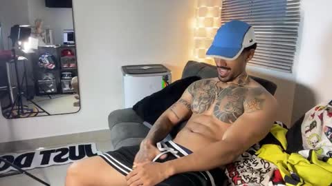 Snapshot of myke_esthetic chatting on 29, 11, 2025 Myke esthetic online show from 29, 11, 2025