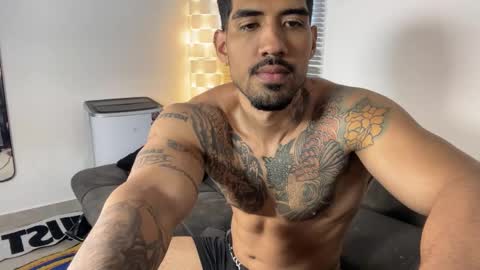 Snapshot of myke_esthetic chatting on 16, 12, 2025 Myke esthetic online show from 16, 12, 2025