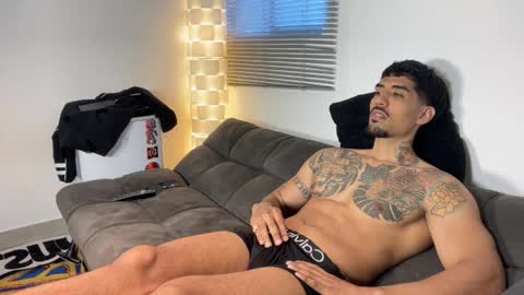 Snapshot of myke_esthetic chatting on 17, 12, 2025 Myke esthetic online show from 17, 12, 2025