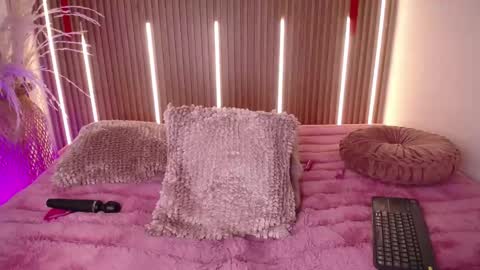 Myla  online show from 27, 3, 2026