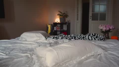 Snapshot of mynaughtynights chatting on 10, 7, 2026 Sima online show from 10, 7, 2026