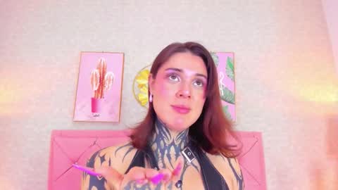Snapshot of mystikdoll chatting on 20, 10, 2025 Misteika online show from 20, 10, 2025