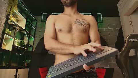 Snapshot of mystrongsubmissive chatting on 13, 11, 2025 mystrongsubmissive online show from 13, 11, 2025