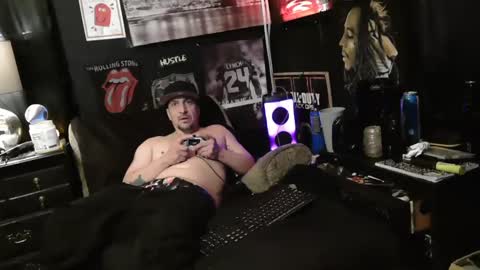 Snapshot of n3v3rpanic1 chatting on 16, 1, 2025 SnackPants online show from 16, 1, 2025