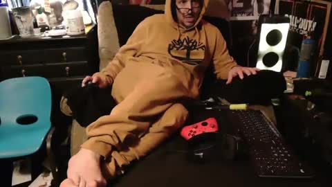 Snapshot of n3v3rpanic1 chatting on 17, 1, 2025 SnackPants online show from 17, 1, 2025