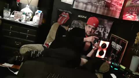 Snapshot of n3v3rpanic1 chatting on 19, 1, 2025 SnackPants online show from 19, 1, 2025