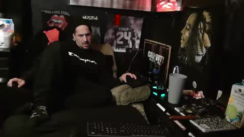 Snapshot of n3v3rpanic1 chatting on 20, 1, 2025 SnackPants online show from 20, 1, 2025