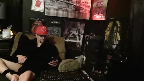 Snapshot of n3v3rpanic1 chatting on 27, 1, 2025 SnackPants online show from 27, 1, 2025