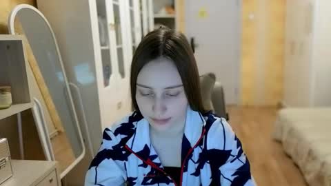 naebina online show from 2, 12, 2025