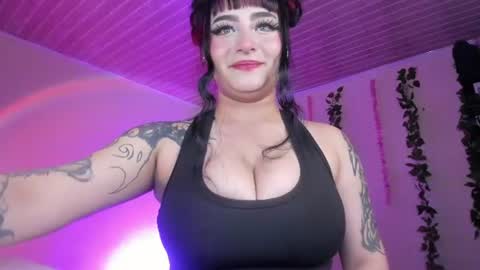 Snapshot of naeniademont chatting on 7, 8, 2026 naeniademont online show from 7, 8, 2026