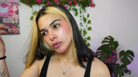 Snapshot of naho_4269 chatting on 4, 5, 2026 Naho Sigueme en mis Redes Sociales Follow me on my social networks online show from 4, 5, 2026