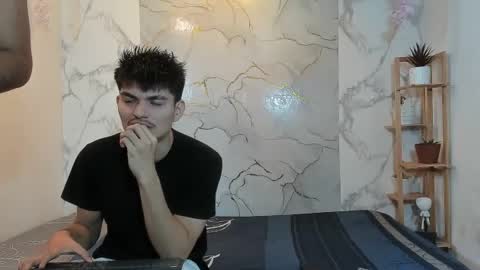 nahomi_hot2002 online show from 29, 6, 2026