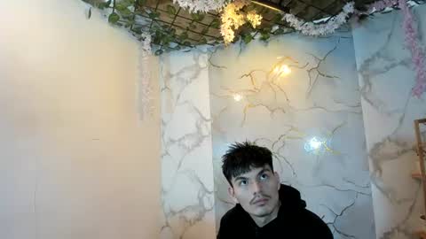 nahomi_hot2002 online show from 30, 6, 2026