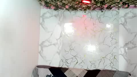 nahomi_hot2002 online show from 12, 7, 2026