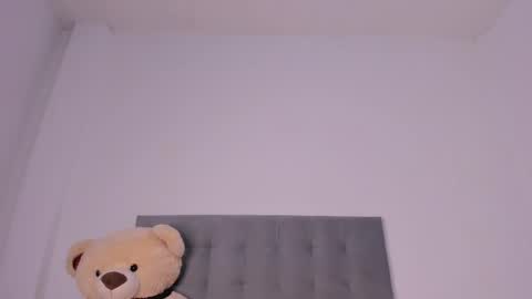 Snapshot of nahomi_miller_ chatting on 11, 1, 2025 Laura online show from 11, 1, 2025