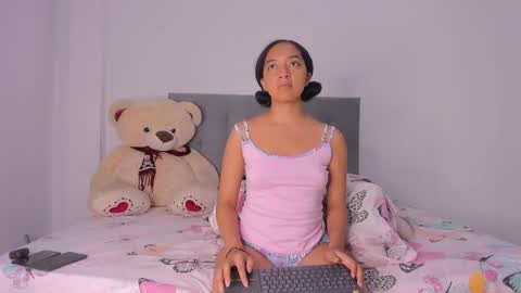 Snapshot of nahomi_miller_ chatting on 16, 1, 2025 Laura online show from 16, 1, 2025