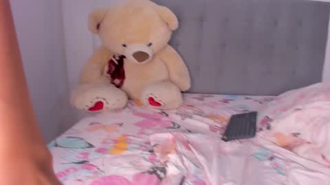 Snapshot of nahomi_miller_ chatting on 24, 1, 2025 Laura online show from 24, 1, 2025