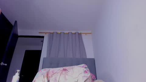 Snapshot of nahomi_miller_ chatting on 8, 3, 2025 Laura online show from 8, 3, 2025