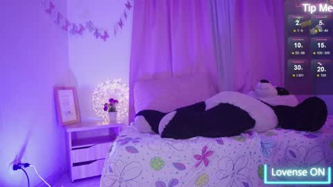 nahomy 2308 online show from 9, 4, 2026