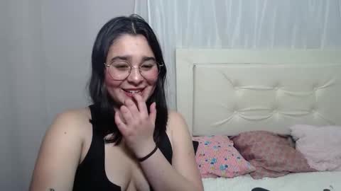 Nahomy online show from 12, 12, 2024