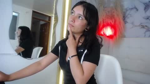 Snapshot of nahomy_paris chatting on 24, 7, 2026 nahomy_paris online show from 24, 7, 2026