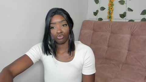 Nahomy  online show from 22, 4, 2026