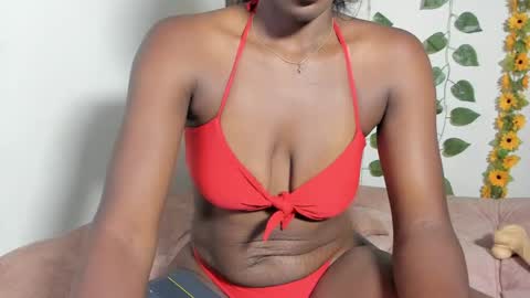 Snapshot of nahomy_smiiths chatting on 27, 5, 2026 Nahomy online show from 27, 5, 2026