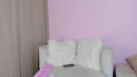 Snapshot of naileea chatting on 4, 1, 2025 online show from 4, 1, 2025