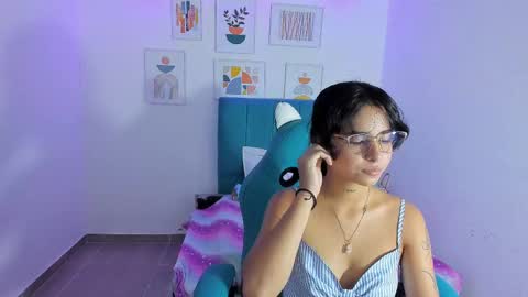 Snapshot of nanami_owo chatting on 13, 10, 2025 nanami_owo online show from 13, 10, 2025