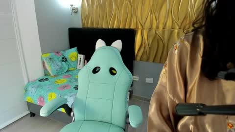 Snapshot of nanami_owo chatting on 19, 10, 2025 nanami_owo online show from 19, 10, 2025