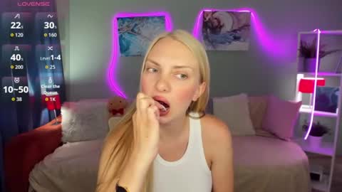 Snapshot of nancysummer chatting on 15, 6, 2026 NancySummer online show from 15, 6, 2026