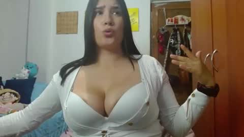 naomi_d online show from 22, 2, 2025