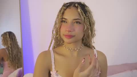 naomidawson online show from 24, 4, 2026