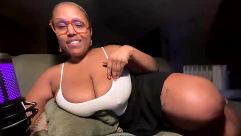 Naomigiirl6 online show from 3, 3, 2025