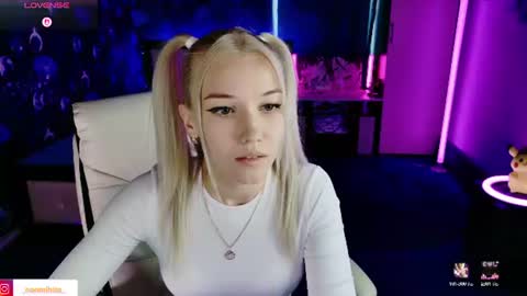 Snapshot of naomihita chatting on 5, 7, 2026 naomihita online show from 5, 7, 2026