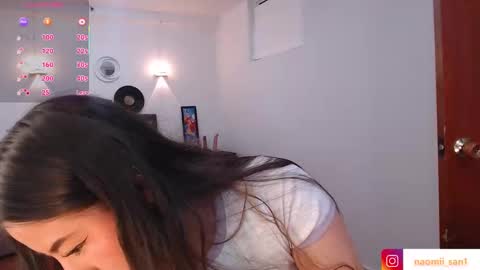 Snapshot of naomii_san chatting on 21, 10, 2025 liz3 online show from 21, 10, 2025