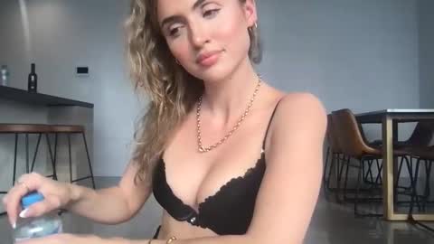 naomirhoades online show from 4, 2, 2025