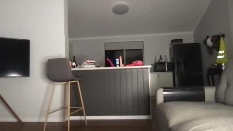 naomirhoades online show from 27, 2, 2025