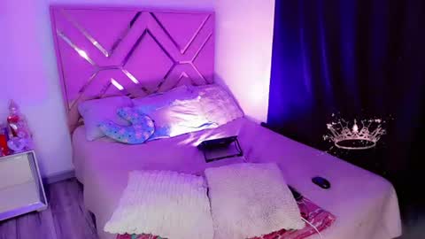 Snapshot of naomisaenz01 chatting on 28, 7, 2026 naomisaenz01 online show from 28, 7, 2026