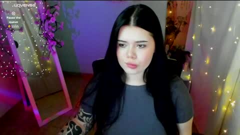 Snapshot of naomivibes chatting on 7, 5, 2026 Naomi online show from 7, 5, 2026