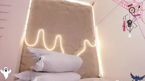 Snapshot of naomy_gyal chatting on 23, 10, 2025 I am Naomy online show from 23, 10, 2025