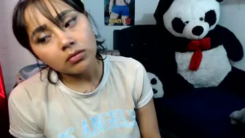naomylux1 online show from 18, 6, 2026
