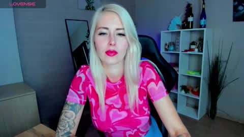 Snapshot of nastasya_cute chatting on 17, 10, 2025 Nastya online show from 17, 10, 2025