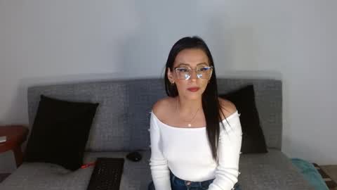 Snapshot of nat4youlove chatting on 12, 1, 2025 nathalia online show from 12, 1, 2025