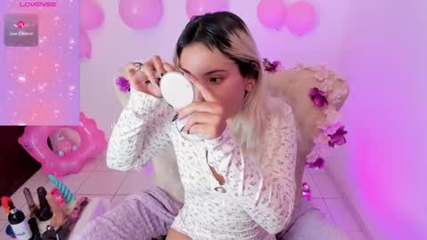 Nataliua Henao online show from 11, 11, 2025